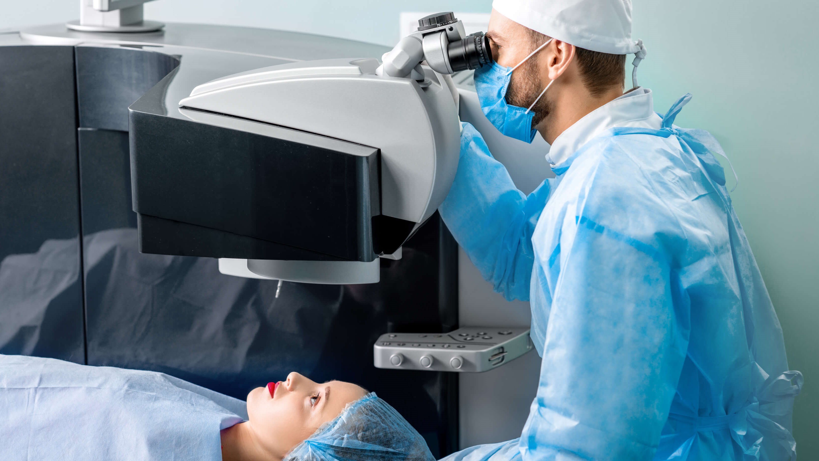 What to Expect During LASIK Surgery